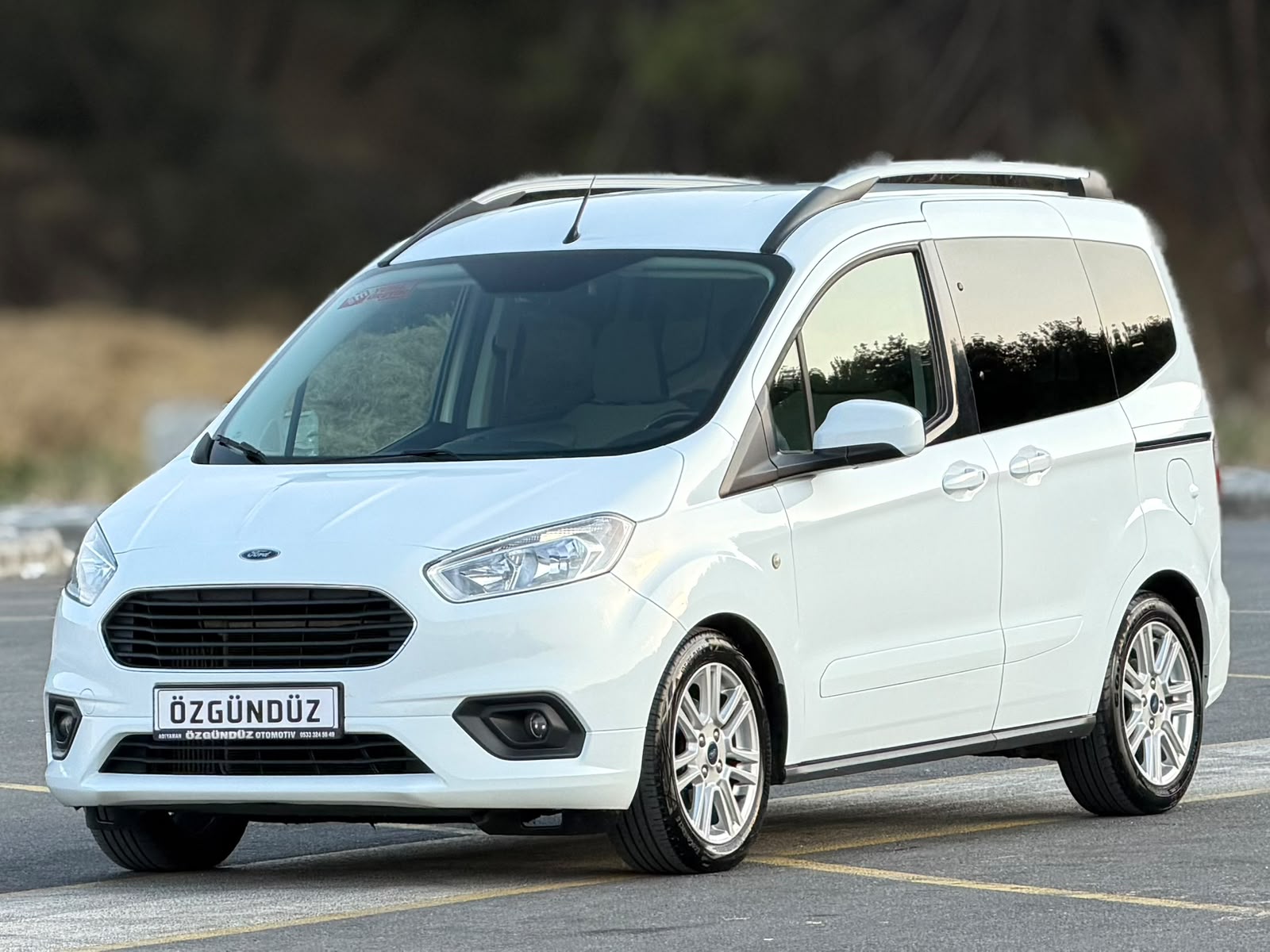 2023 MODEL · FORD TOURNEO